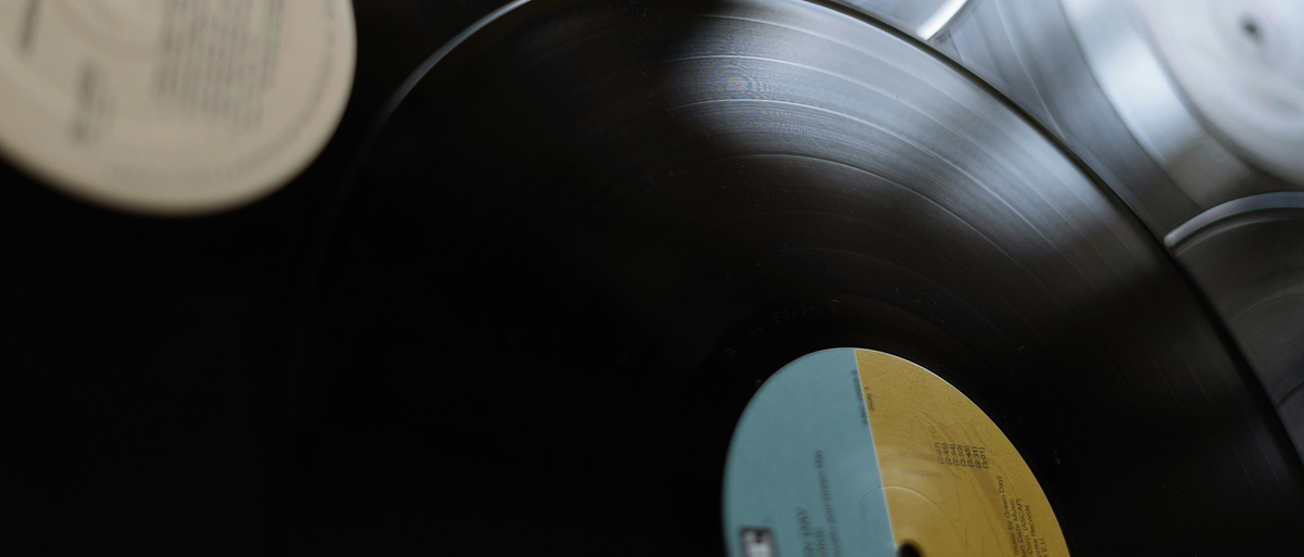Pop Vinyl Records – The Bright Sound of Nostalgia and Style